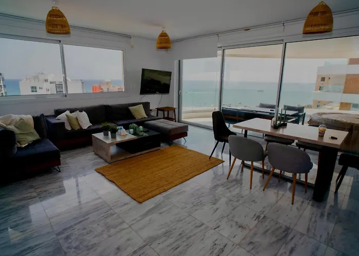 Hubstay - Seaview Pearl Suite Mackenzie By Larnaca Airport